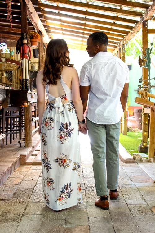 水瓶女喜欢你三大表现 水瓶女喜欢你三大表现